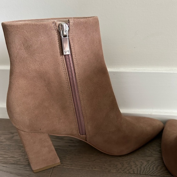 Marc Fisher brown suede ankle boot - Picture 4 of 4